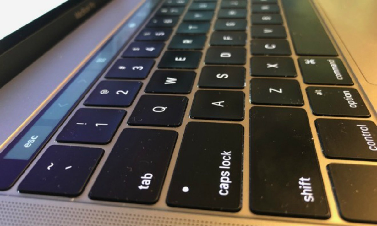 苹果遭集体诉讼：MacBook蝴蝶键盘设计缺陷使故障率翻番