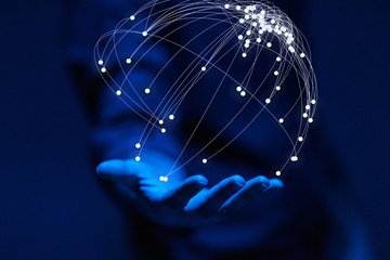 【希鸥早报】大事件新闻：苹果确认不会删除Infowars，支持App Store上所有观点
